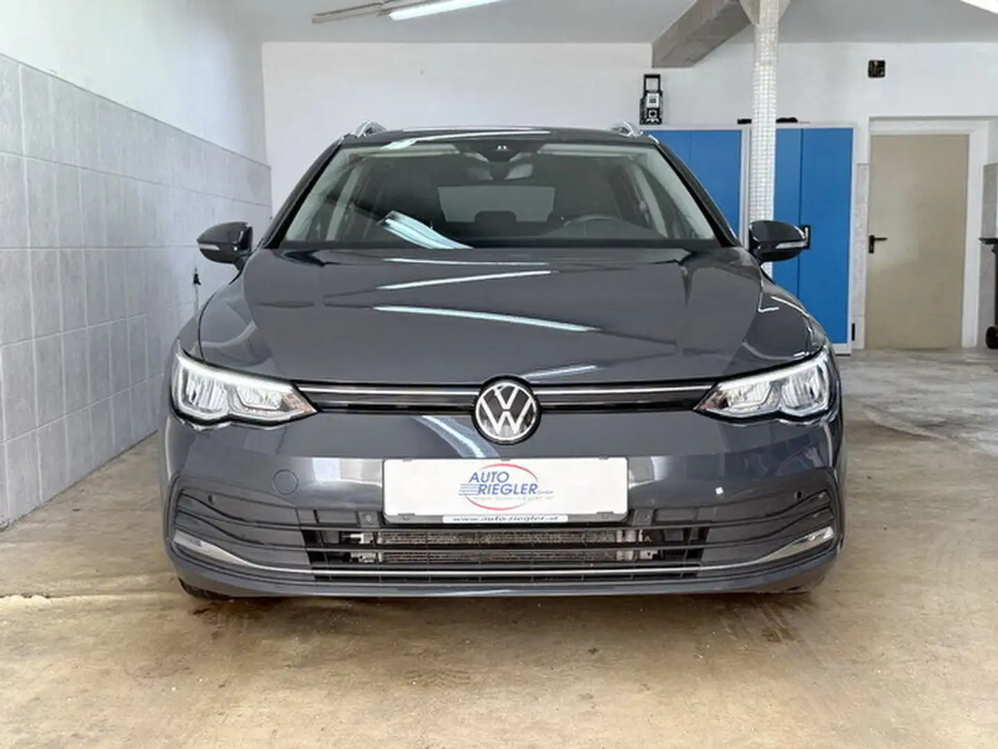 Volkswagen Golf Life 2,0TDI''Voll LED-Navi-Virtual-ACC-Sitzh'' Grau - 2