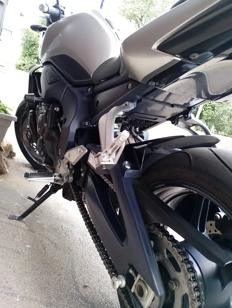 Yamaha FZ 1 Yamaha fz1 srebrna - 1