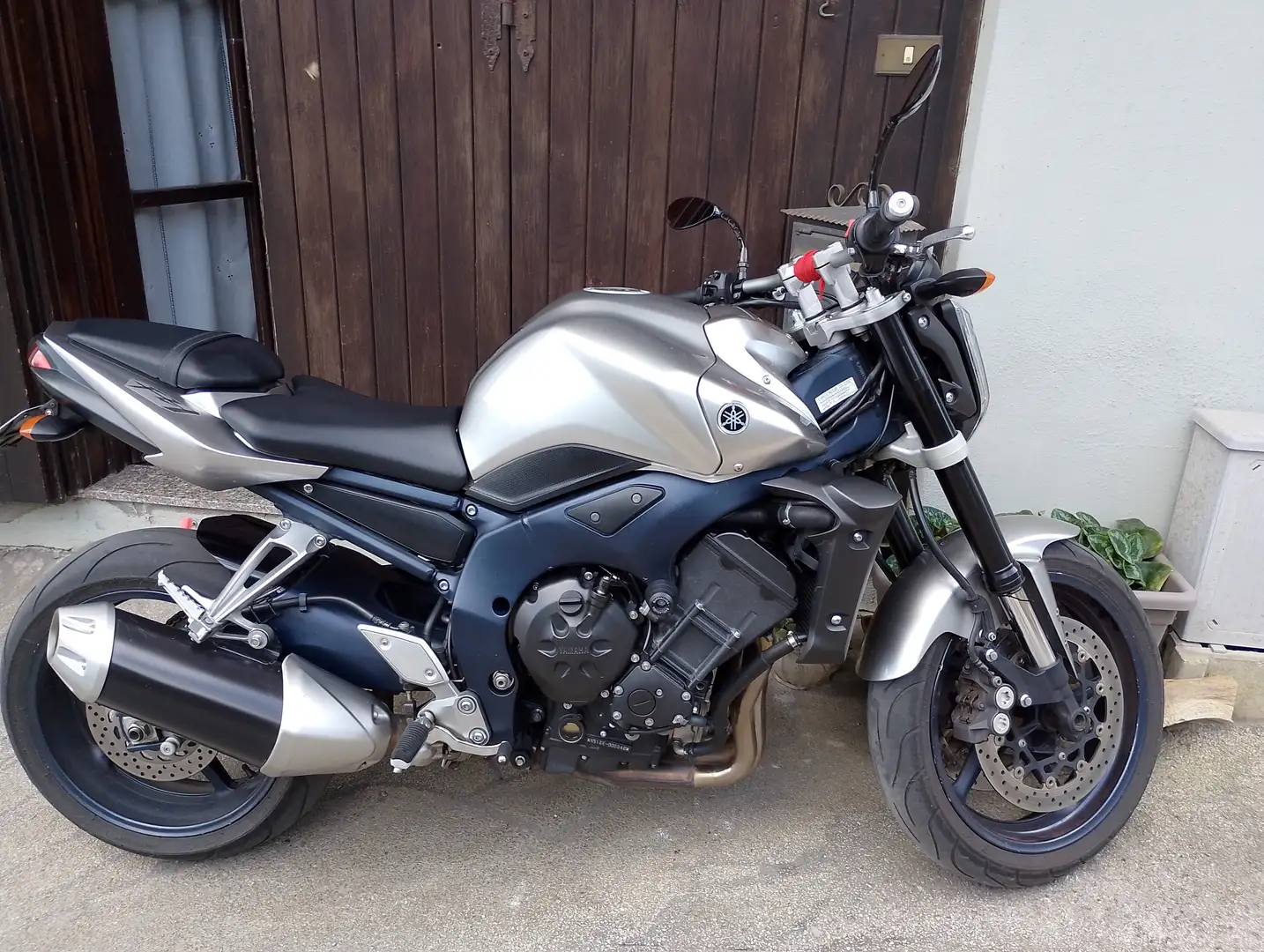 Yamaha FZ 1 Yamaha fz1 srebrna - 2