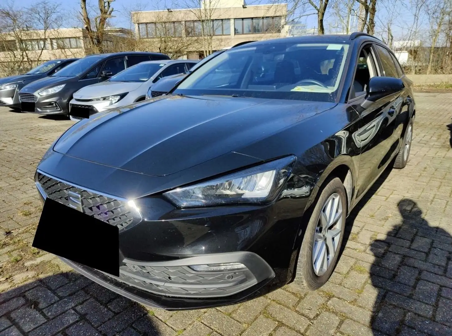SEAT Leon 1.0 eTSI Style Zwart - 1