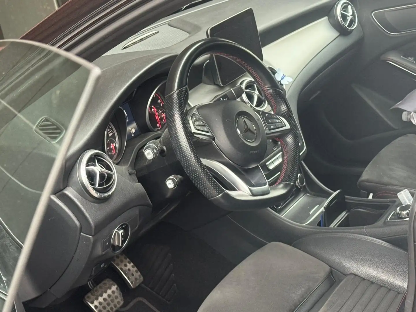 Mercedes-Benz CLA 220 CLA Shooting Brake 220 d Premium PERFETTE CONDIZIO Noir - 2