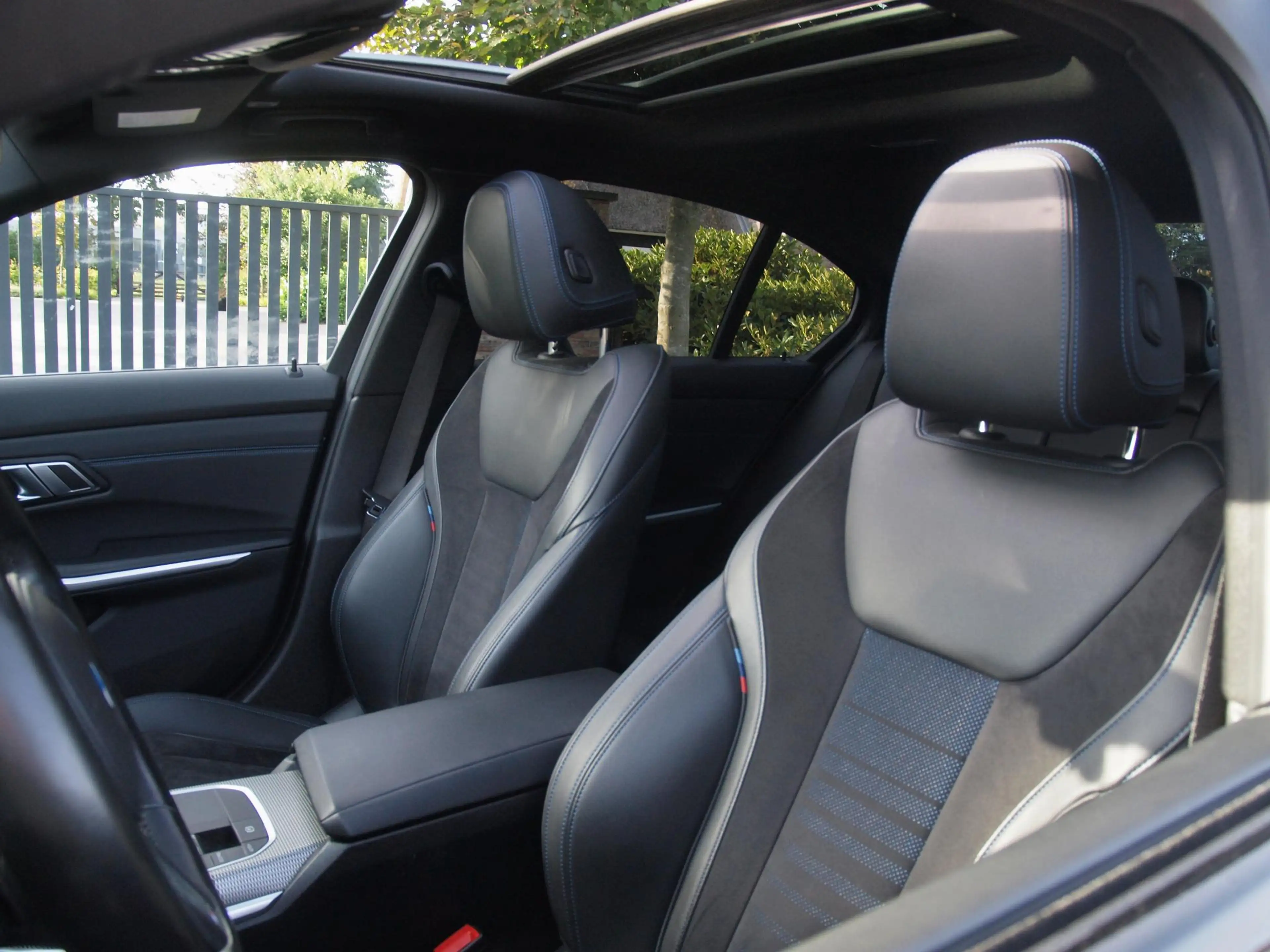 BMW 318 3-serie 318i Business Edition | M-Pakket | Panoram — photo 14