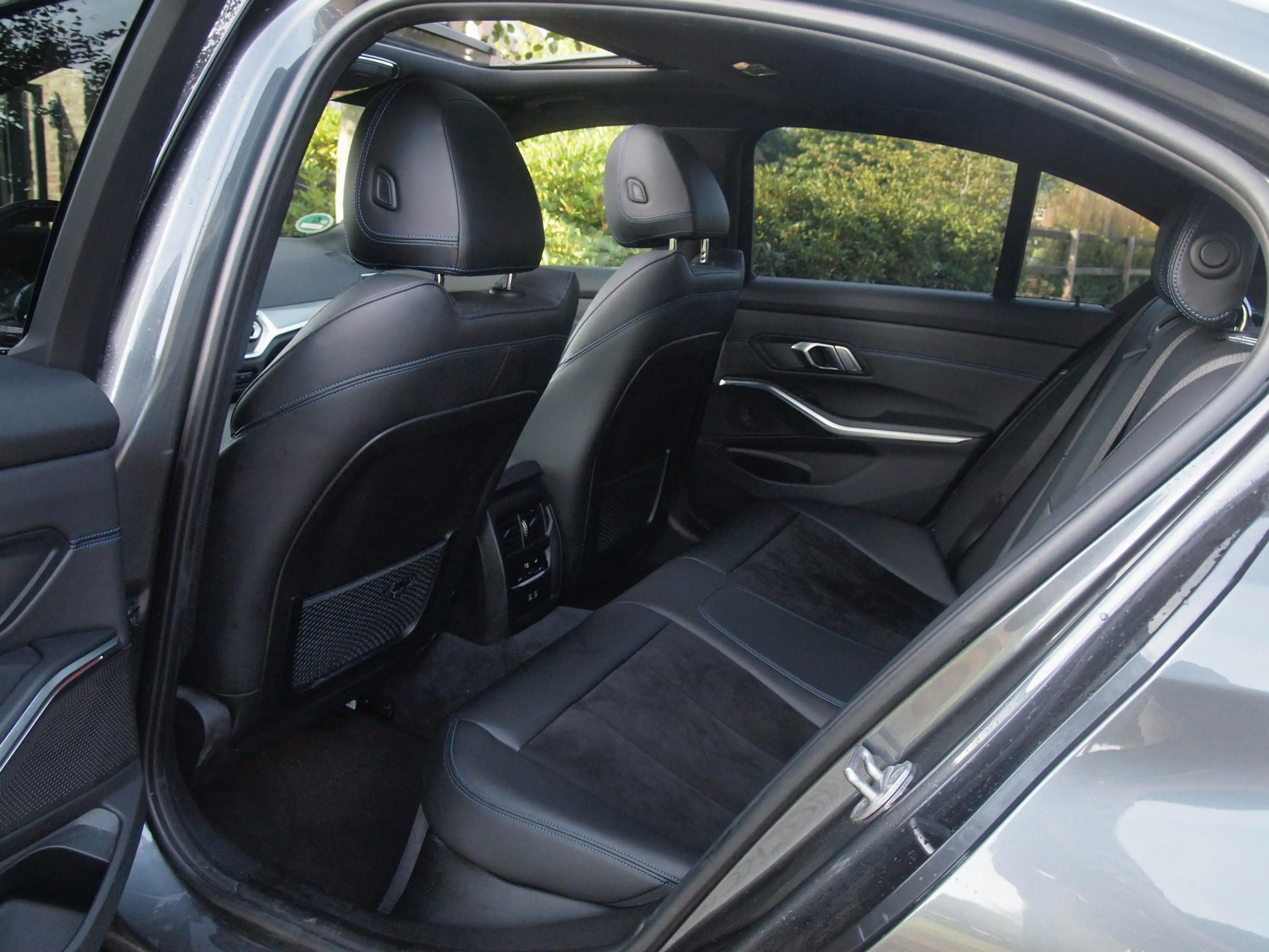 BMW 318 3-serie 318i Business Edition | M-Pakket | Panoram — photo 29
