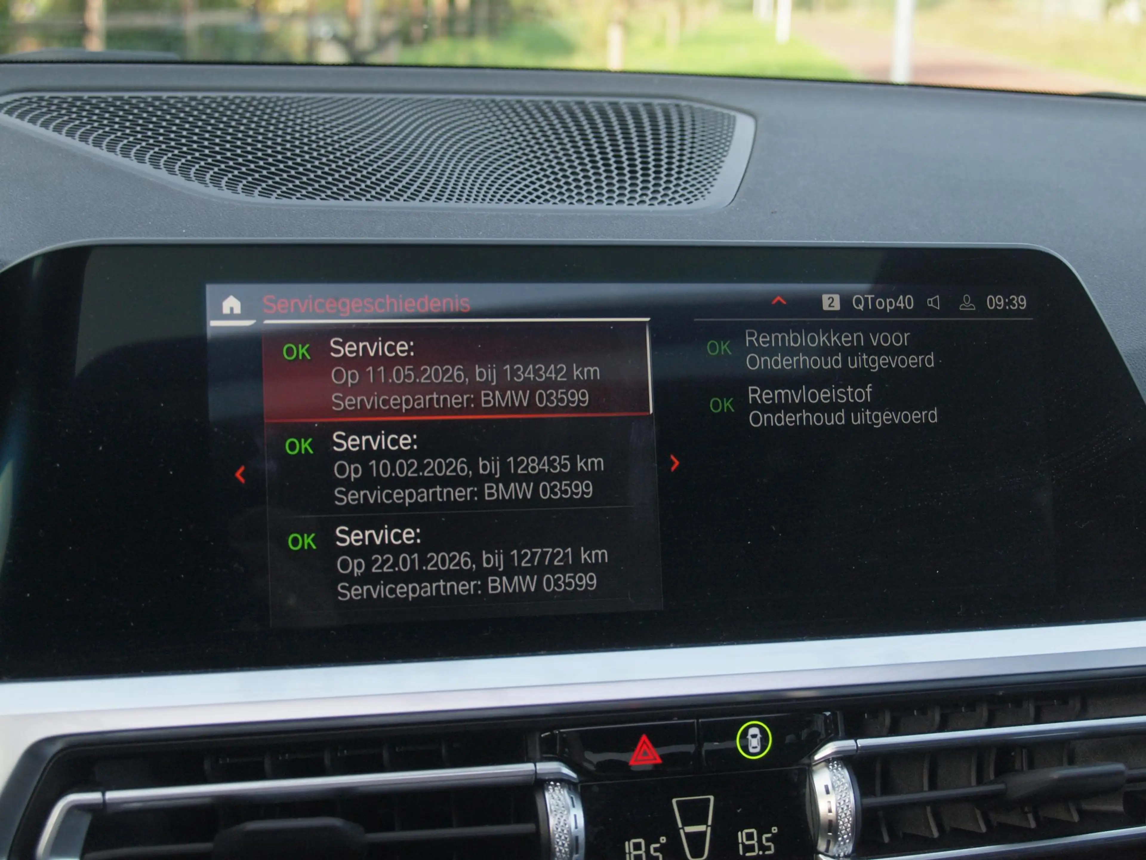 BMW 318 3-serie 318i Business Edition | M-Pakket | Panoram — photo 35