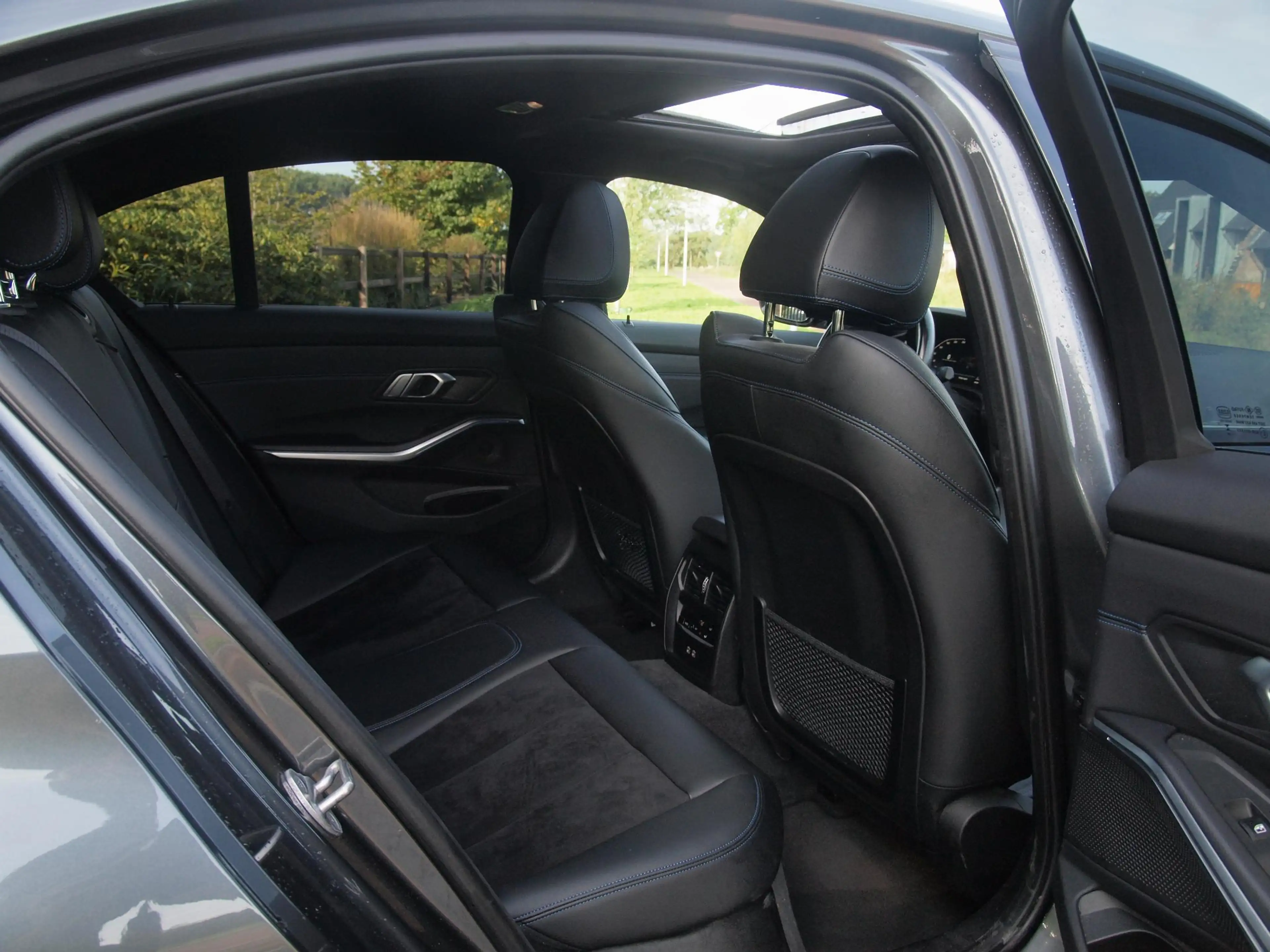 BMW 318 3-serie 318i Business Edition | M-Pakket | Panoram — photo 31