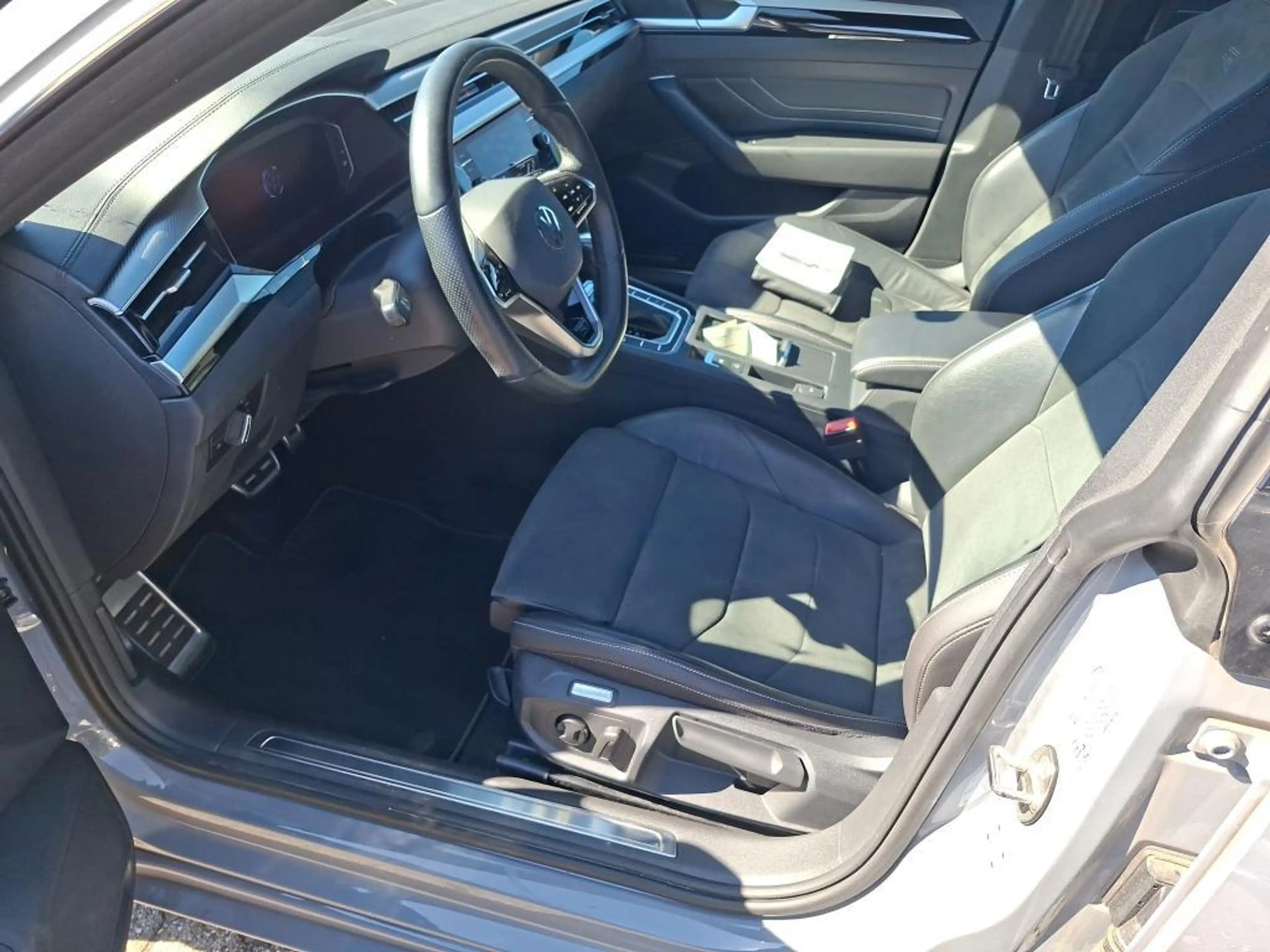 Volkswagen Arteon 2.0 TSI DSG Shooting Brake R-LINE — photo 6