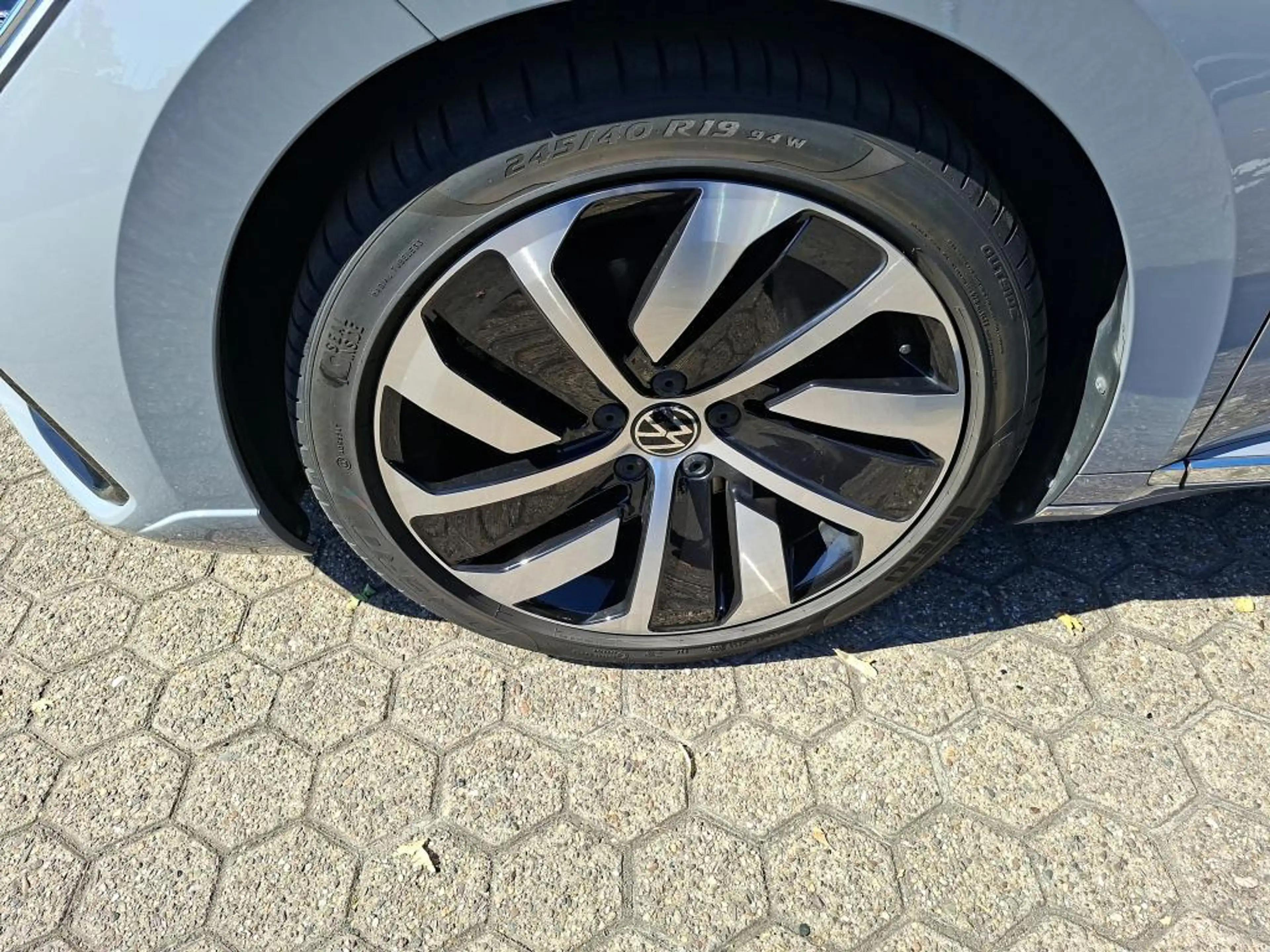 Volkswagen Arteon 2.0 TSI DSG Shooting Brake R-LINE — photo 12