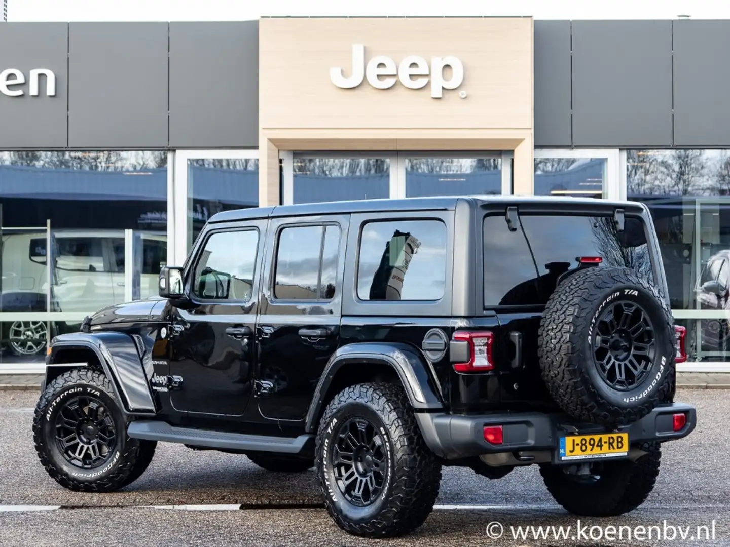 Jeep Wrangler 2.0T 4x4 Aut. Sahara Lage Kilometerstand! Schwarz - 2