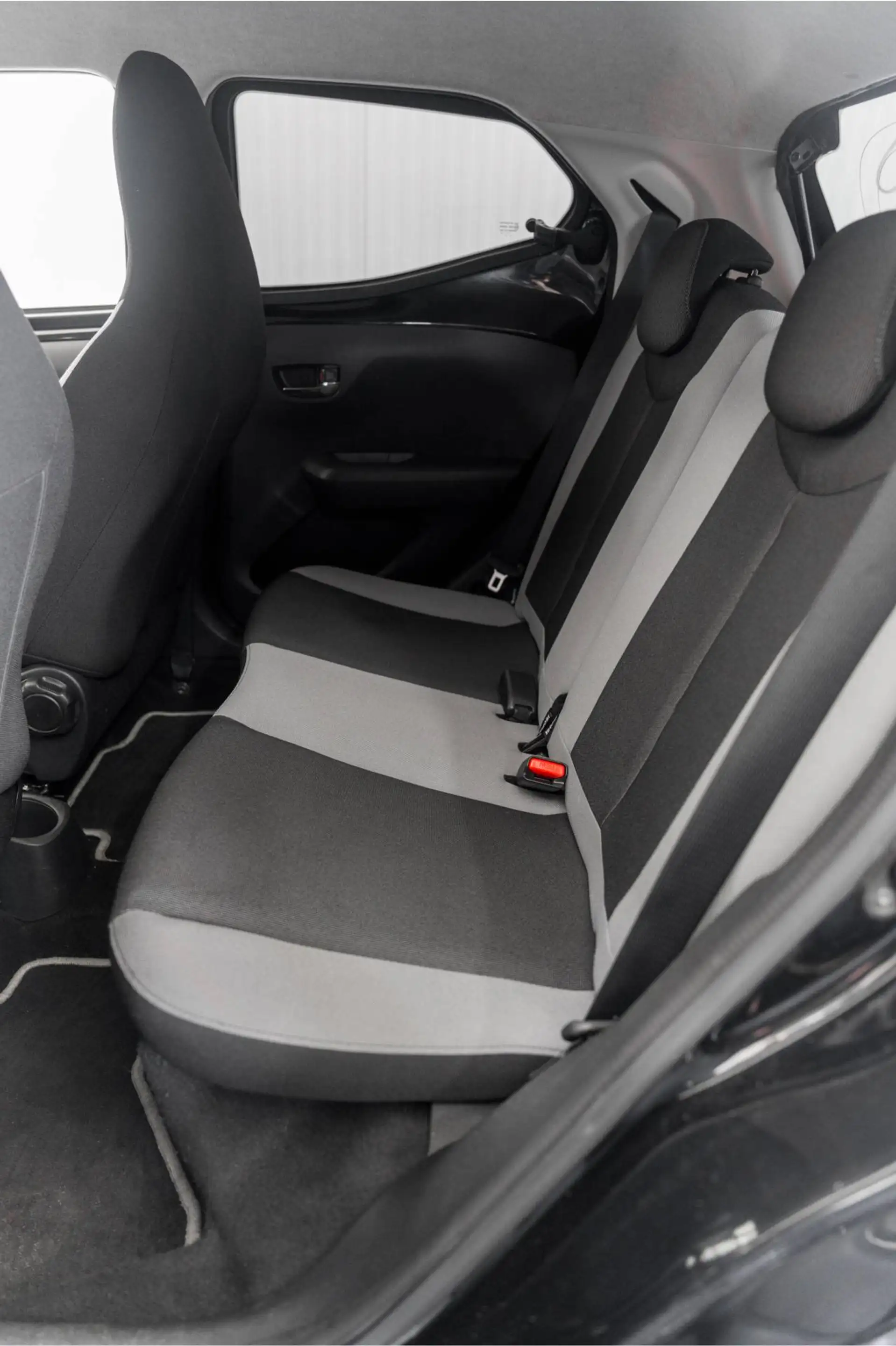 Toyota Aygo 1.0 VVT-i x-cite Camera Keyless Clima — photo 24