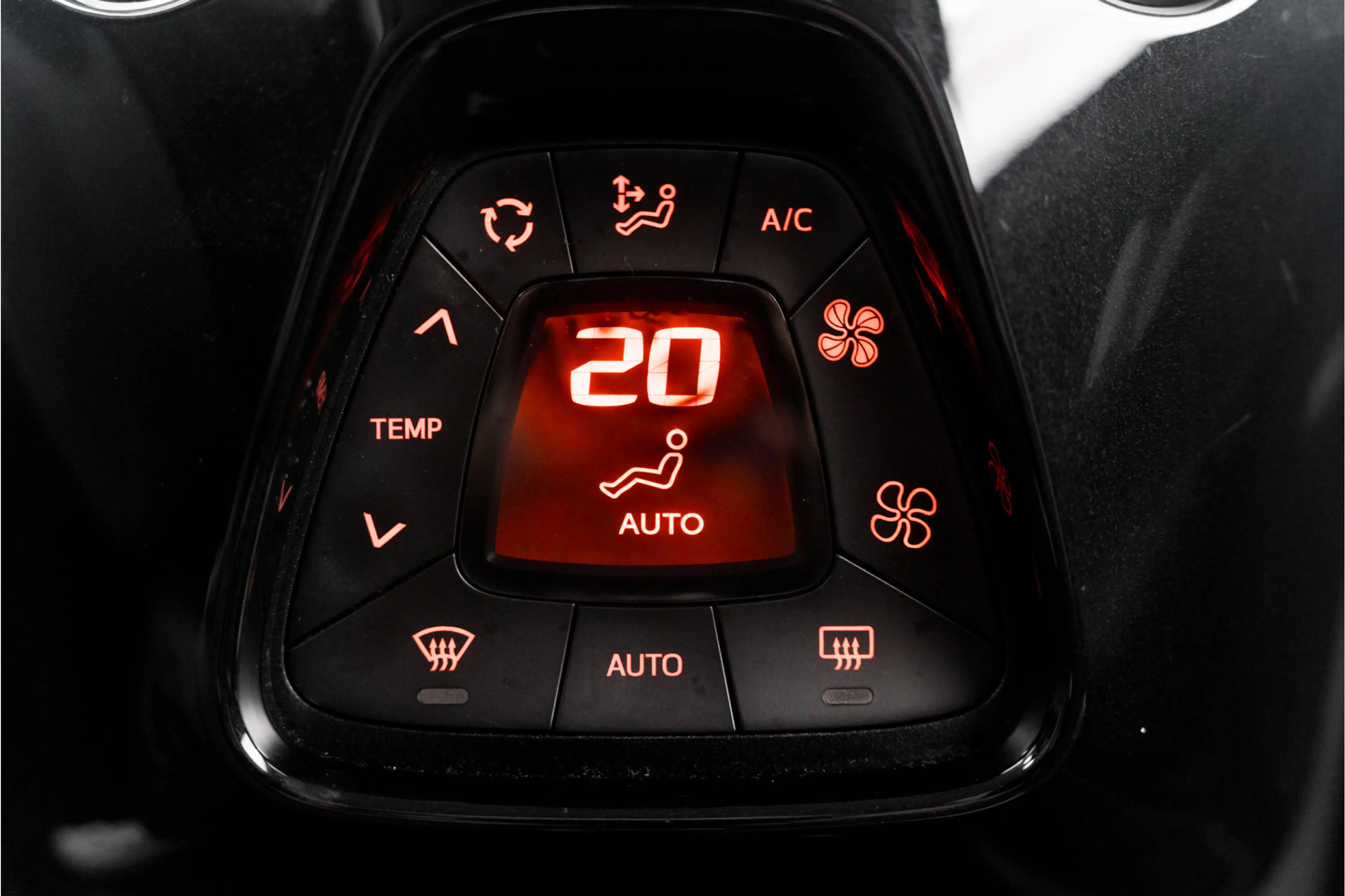 Toyota Aygo 1.0 VVT-i x-cite Camera Keyless Clima — photo 14