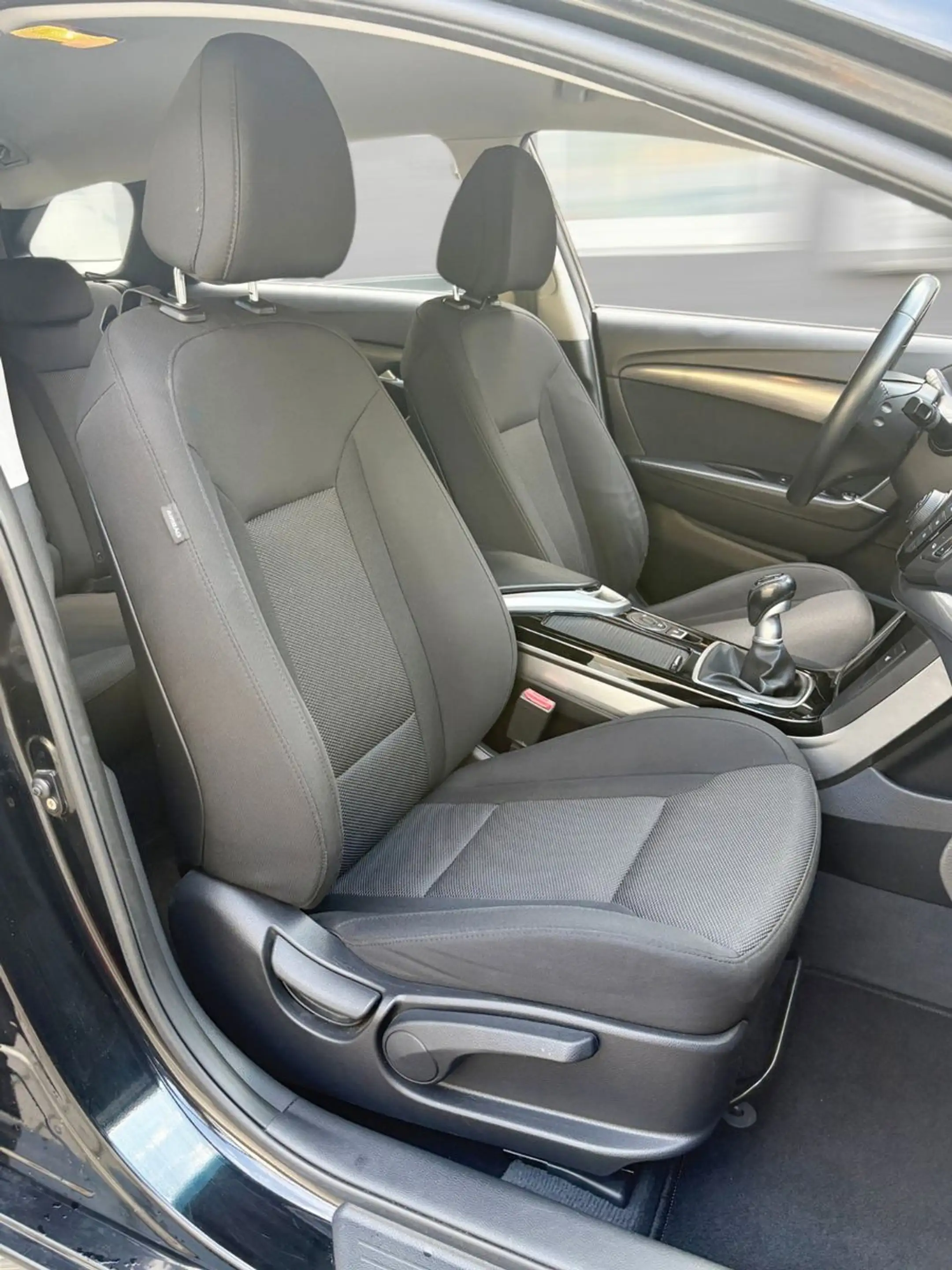 Hyundai i40 1.6 GDI 5 Star Xenon Sitzheiz Keyless Allwet — photo 6