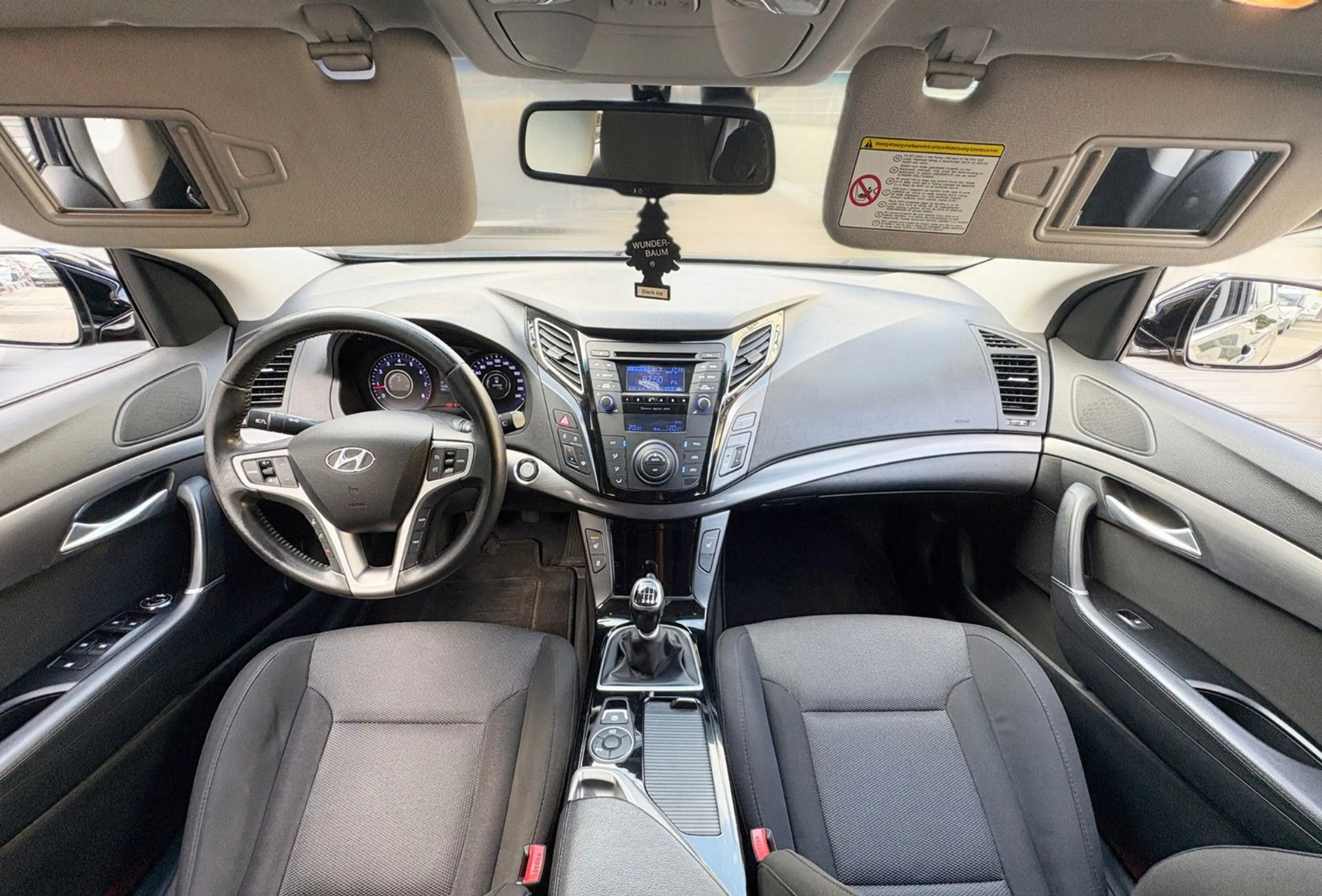 Hyundai i40 1.6 GDI 5 Star Xenon Sitzheiz Keyless Allwet — photo 2