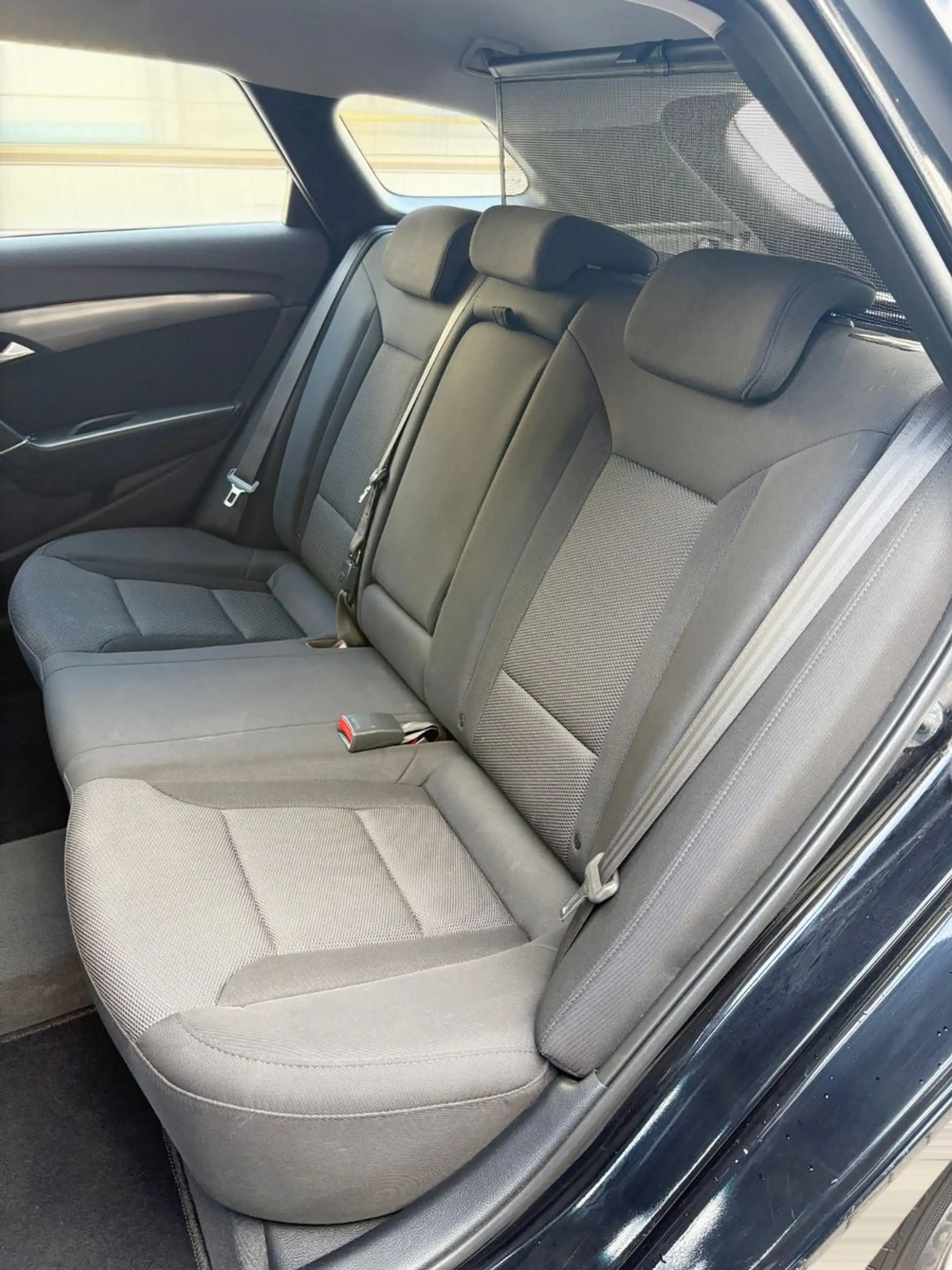Hyundai i40 1.6 GDI 5 Star Xenon Sitzheiz Keyless Allwet — photo 8