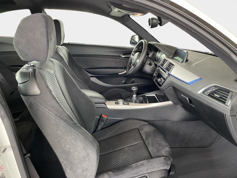 BMW 218 M Sport — photo 13