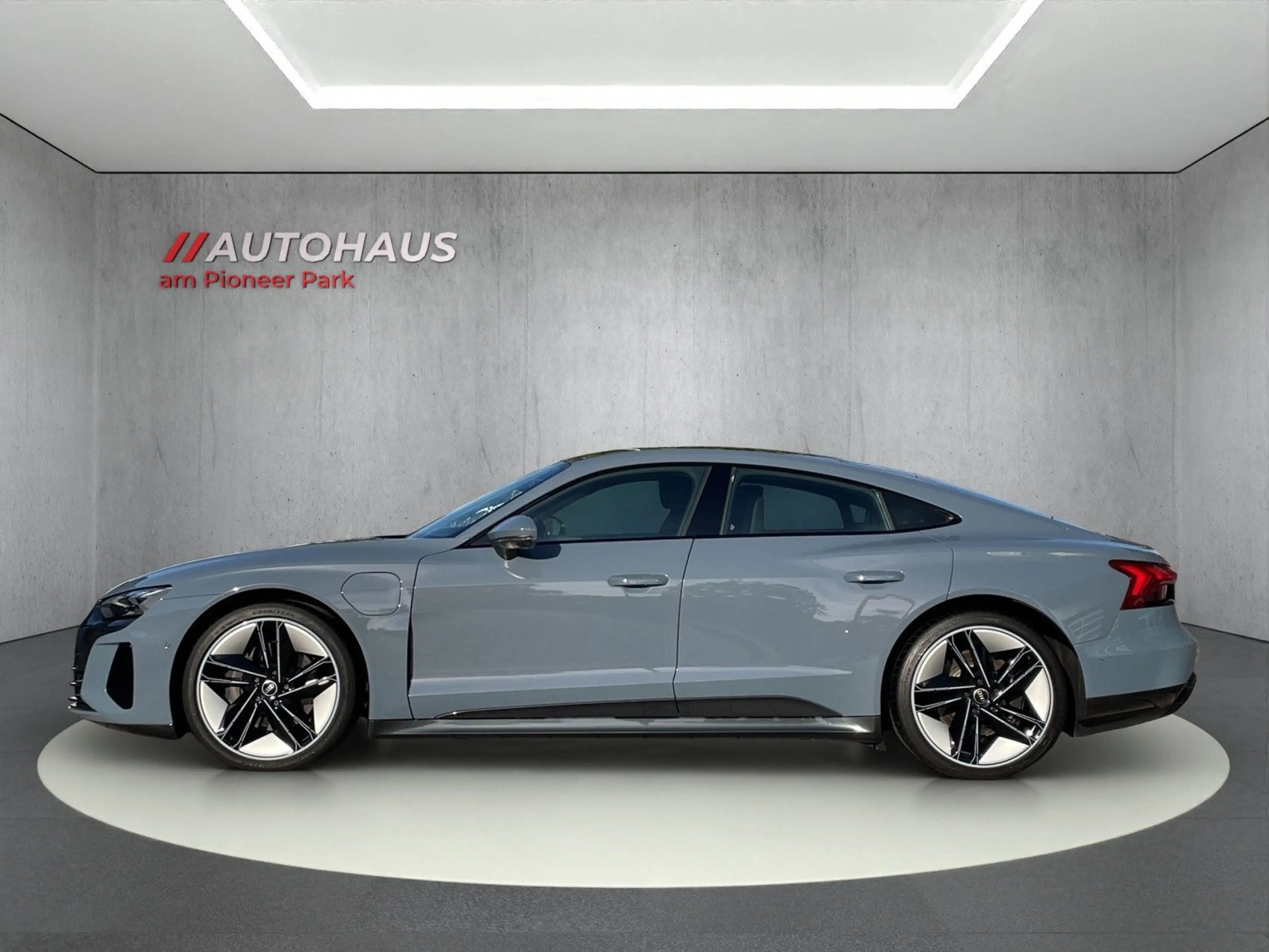 Audi e-tron GT quattro VC*Matrix-LED*HuD*360°KAM*Pano — photo 2