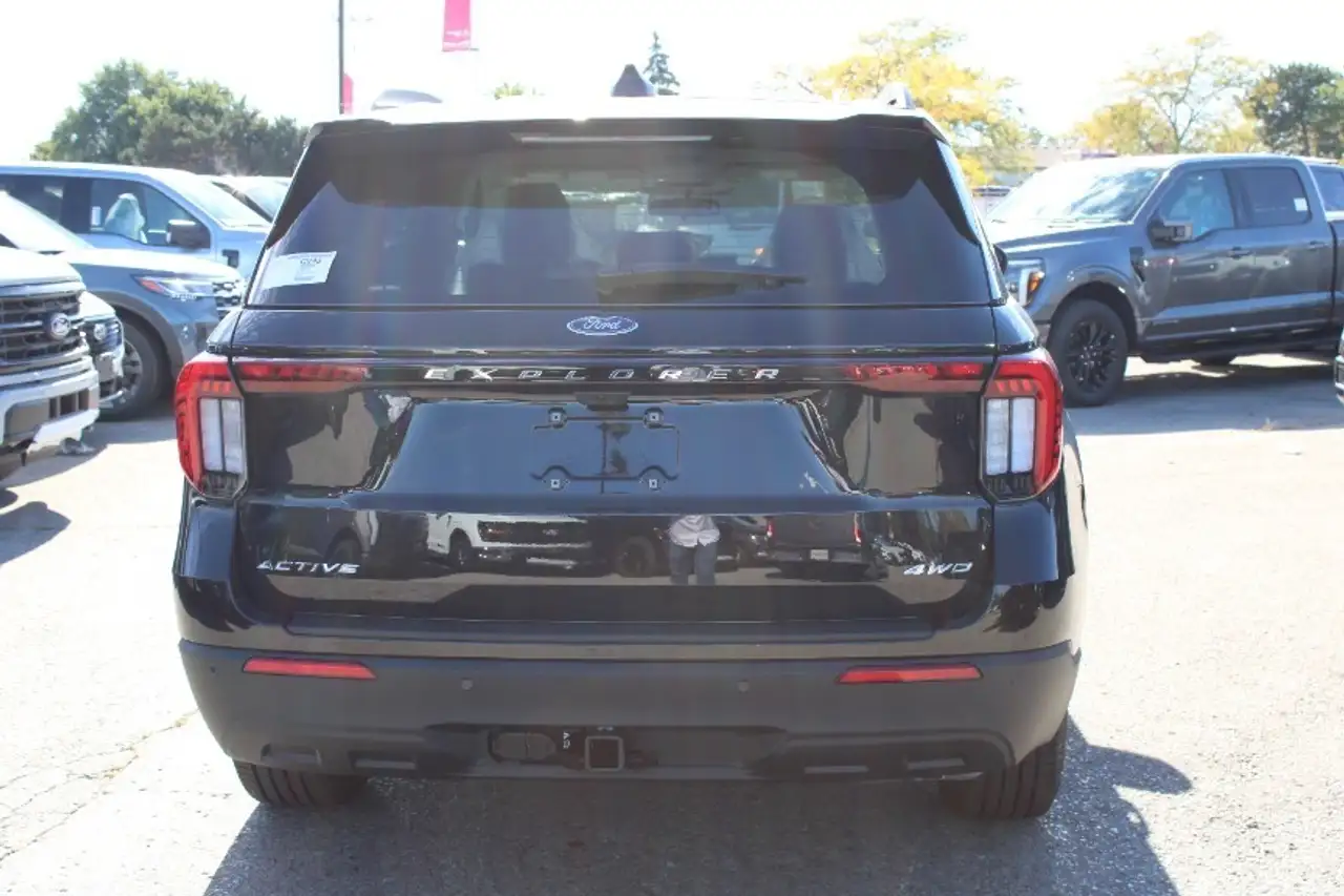 Ford Explorer photo Ford Explorer
