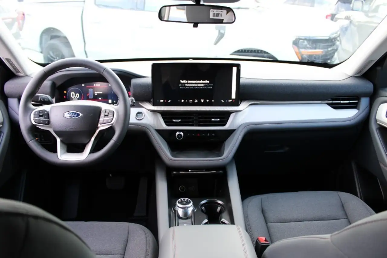 Ford Explorer photo Ford Explorer