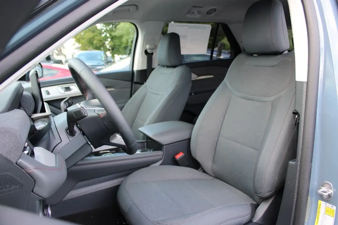 Ford Explorer photo Ford Explorer