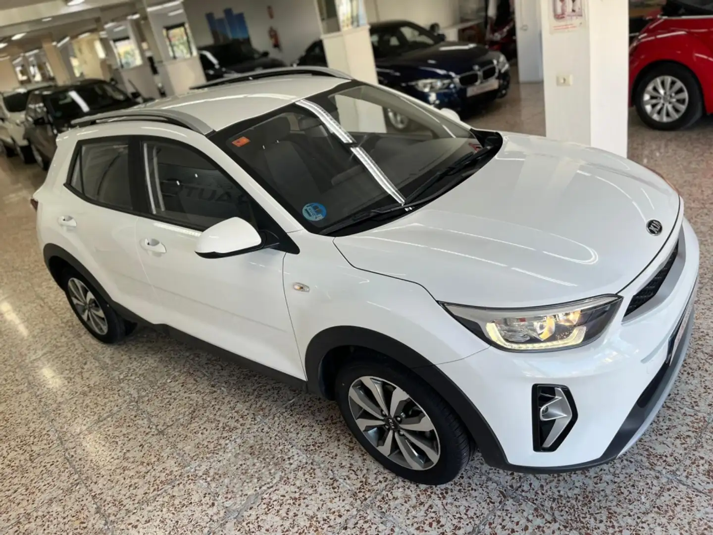 Kia Stonic 1.0 T-GDi Eco-Dynamic Concept 100 Blanc - 2