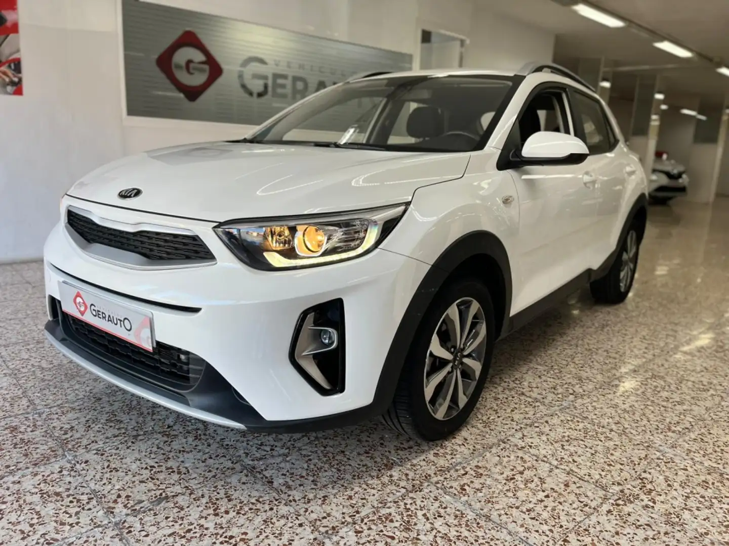 Kia Stonic 1.0 T-GDi Eco-Dynamic Concept 100 Blanc - 1