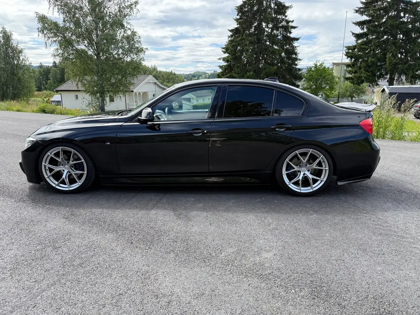 BMW 320 320d DPF Aut. Schwarz - 2