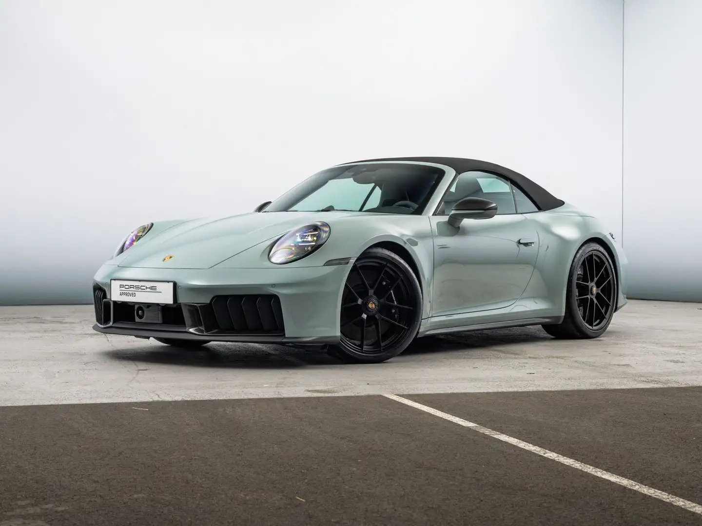 Porsche 911 Carrera GTS Cabriolet Vert - 1