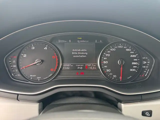 Audi A4 view 9