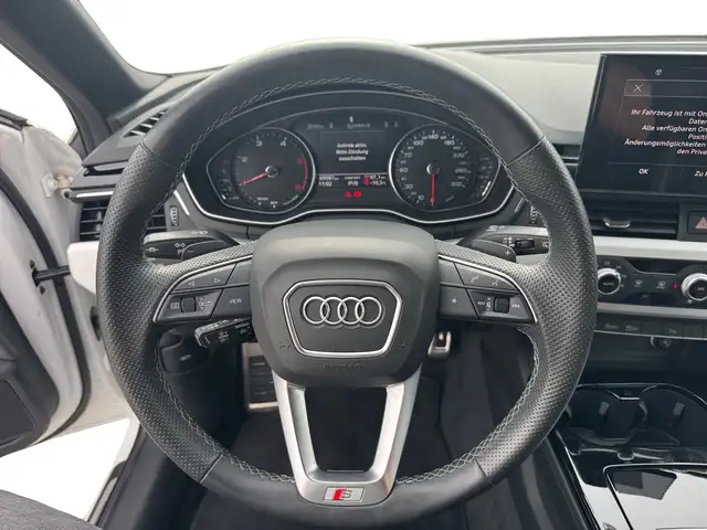 Audi A4 view 13
