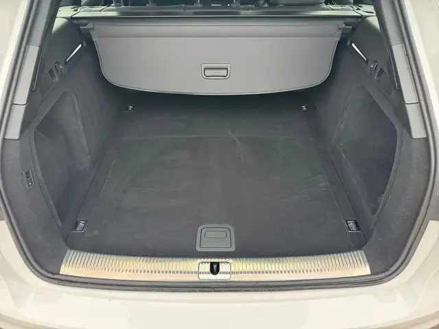 Audi A4 view 14