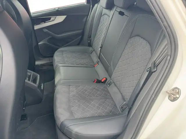 Audi A4 view 10