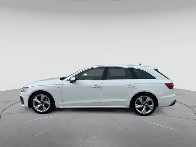 Audi A4 view 6
