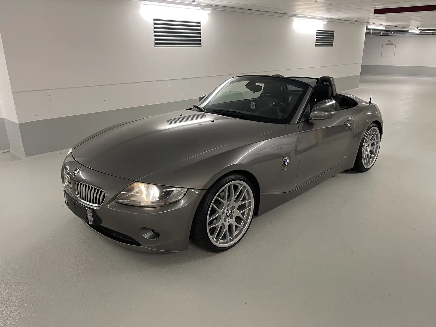 BMW Z4 Z4 E85 2.2i Klima, Sitzheizung, Neu Vorgeführt - 1