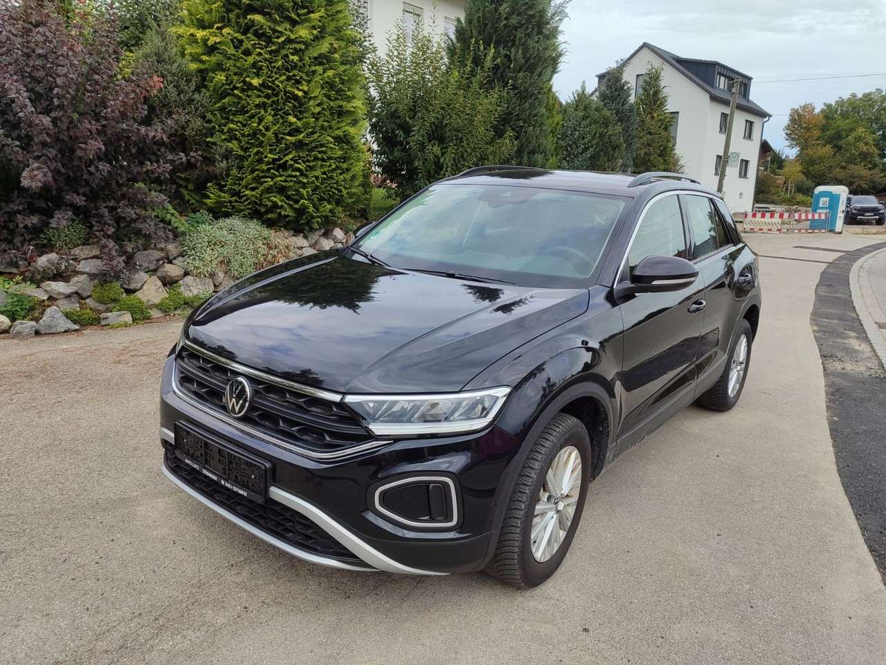 Volkswagen T-Roc 2025 — Life 1,5 TSI LED AHK Sitzheizung