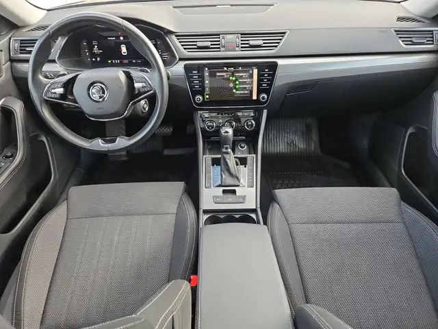 Skoda Superb view 8