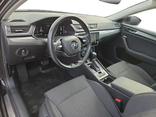 Skoda Superb view 4