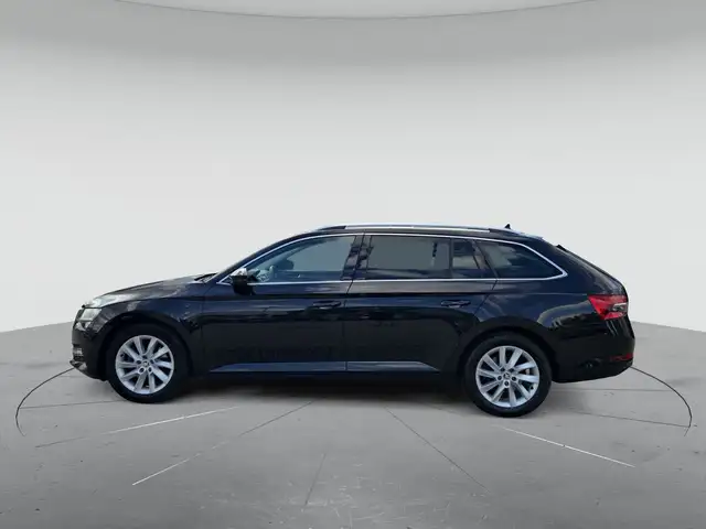 Skoda Superb view 6
