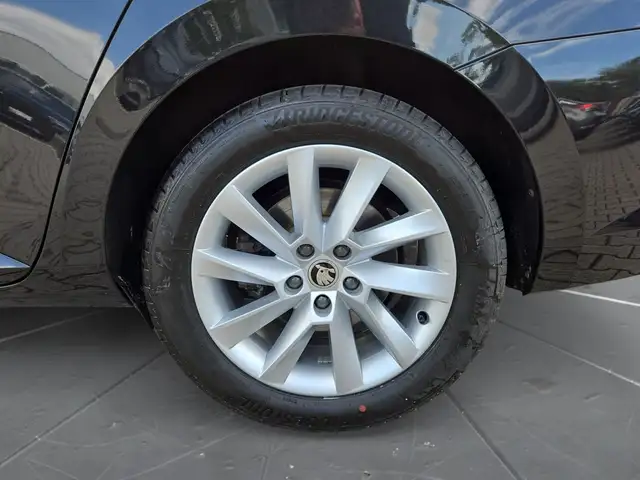 Skoda Superb view 15