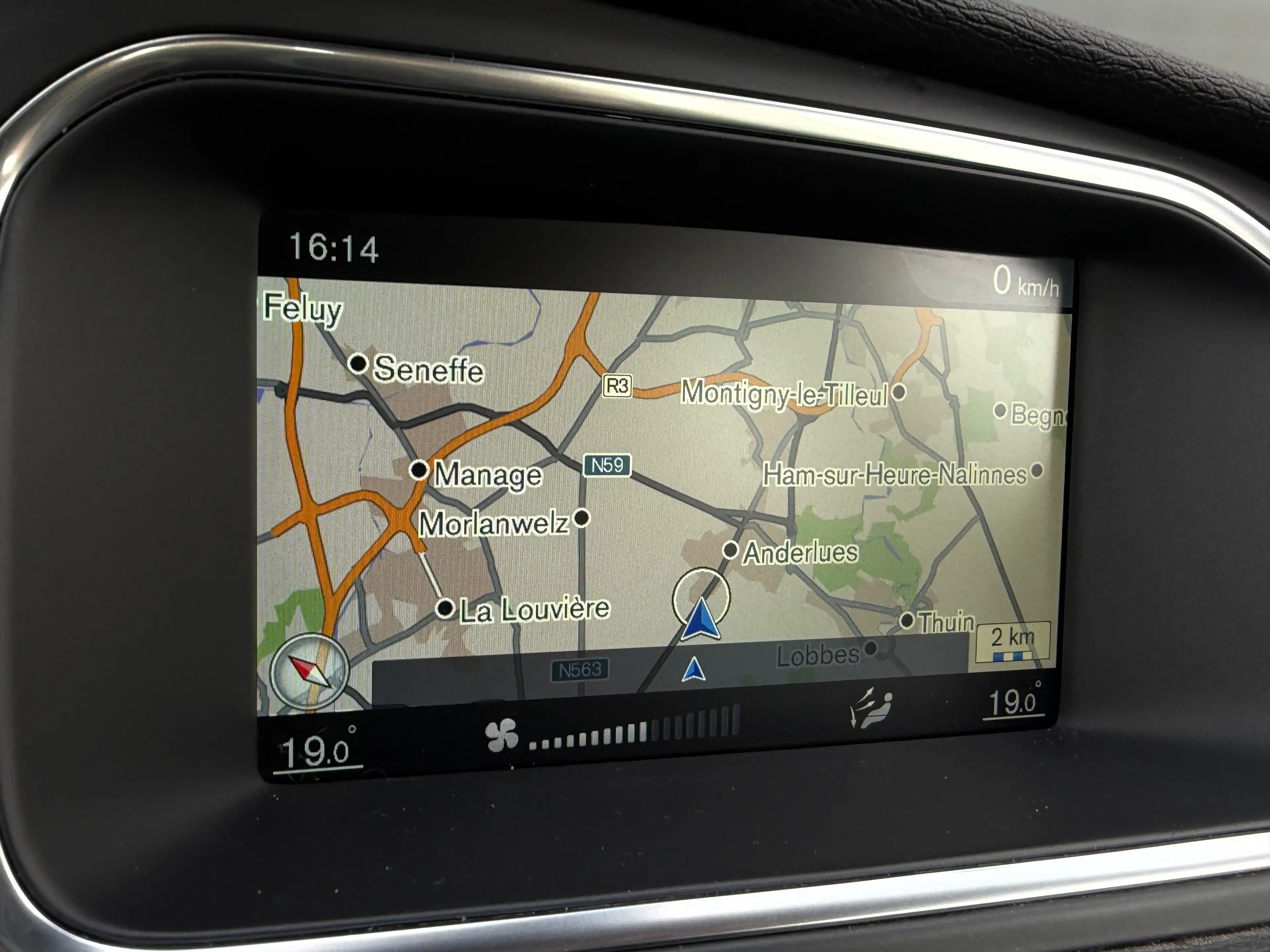 Volvo V40 2.0 D2 Geartronic - Navigation - Euro 6b — photo 14