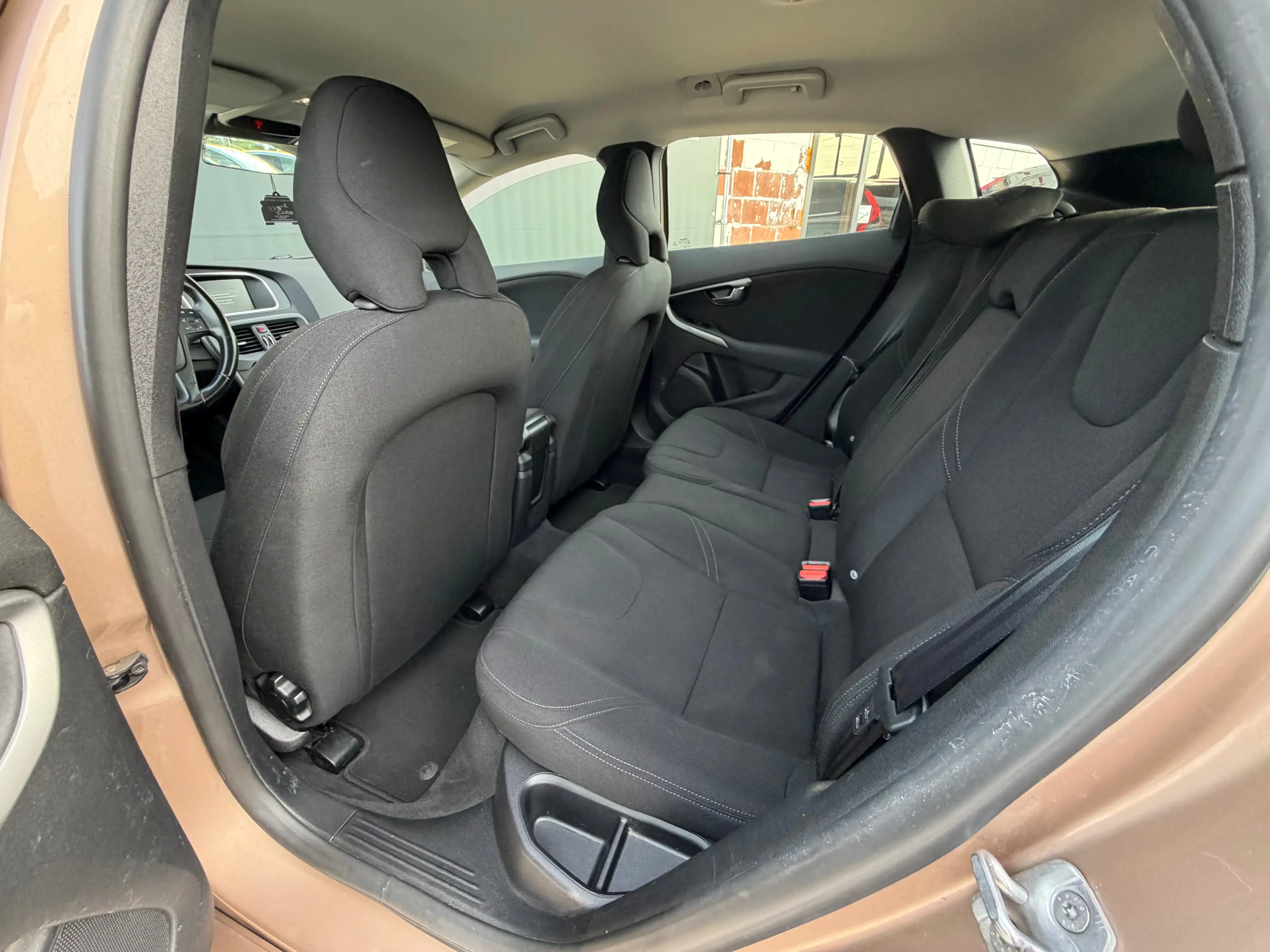 Volvo V40 2.0 D2 Geartronic - Navigation - Euro 6b — photo 9