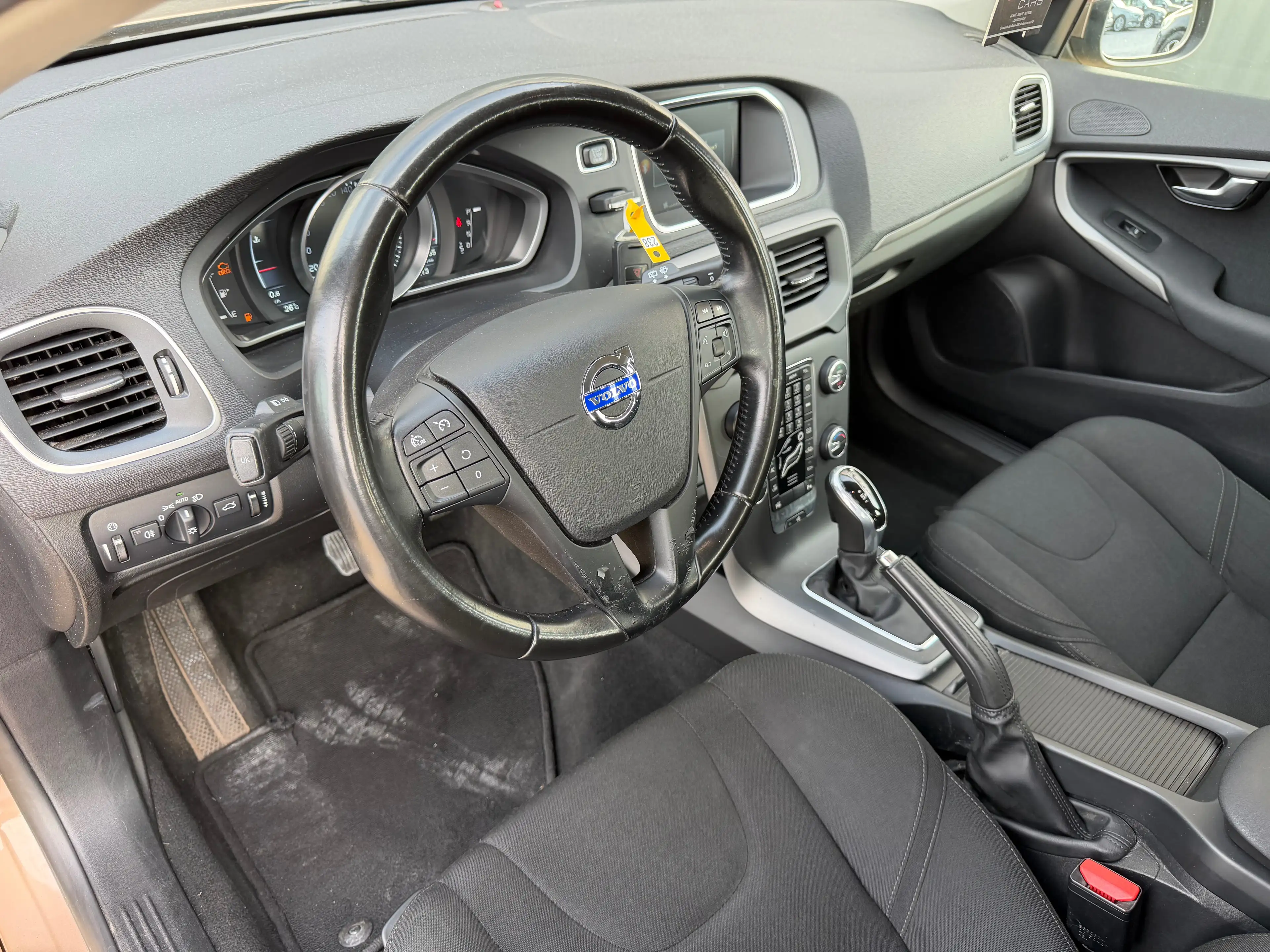 Volvo V40 2.0 D2 Geartronic - Navigation - Euro 6b — photo 7