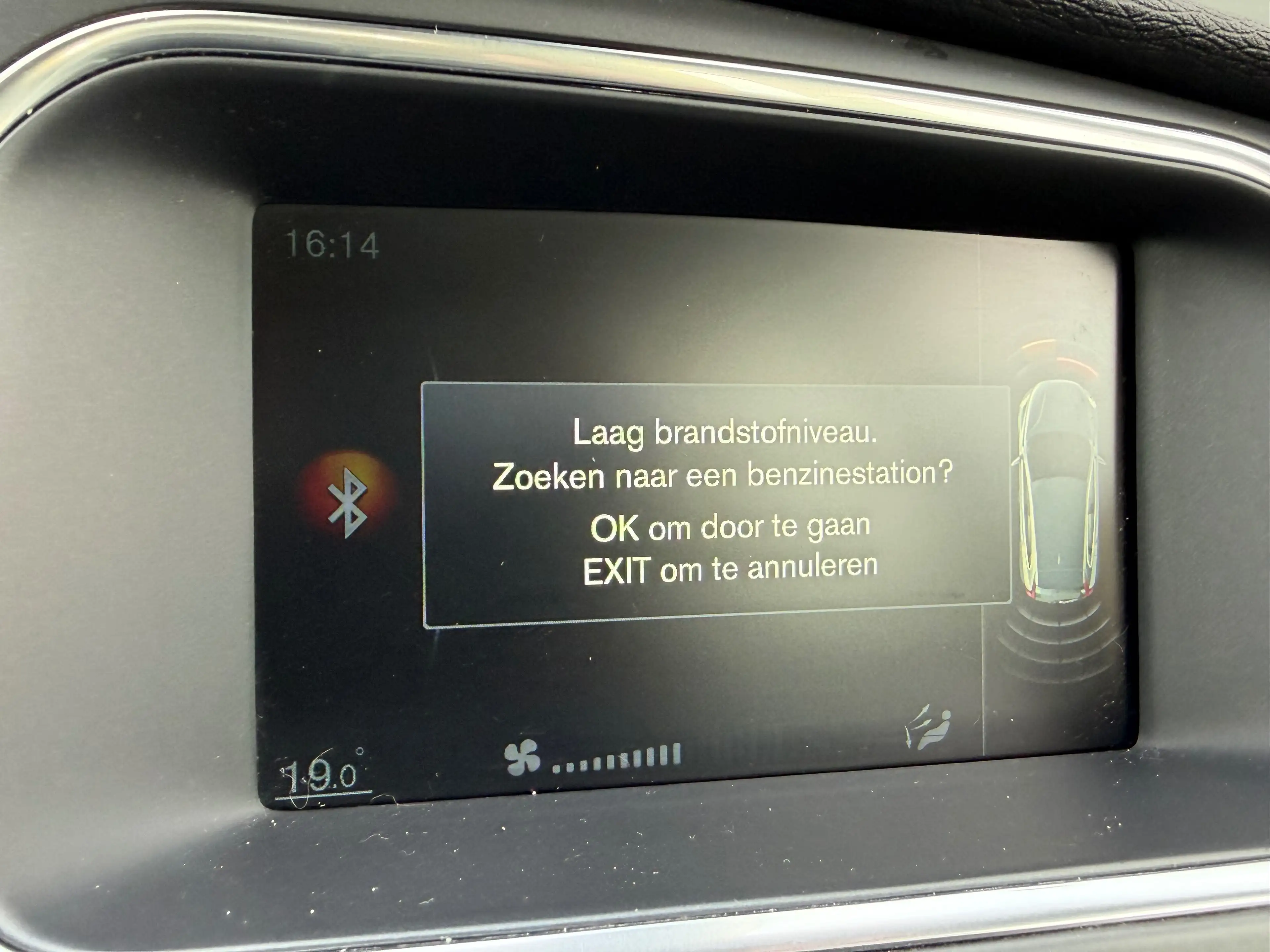 Volvo V40 2.0 D2 Geartronic - Navigation - Euro 6b — photo 13