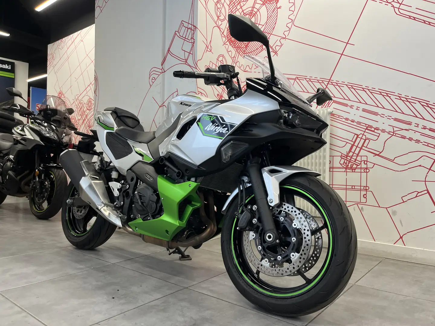 Kawasaki Ninja 7 Hybrid Grijs - 2