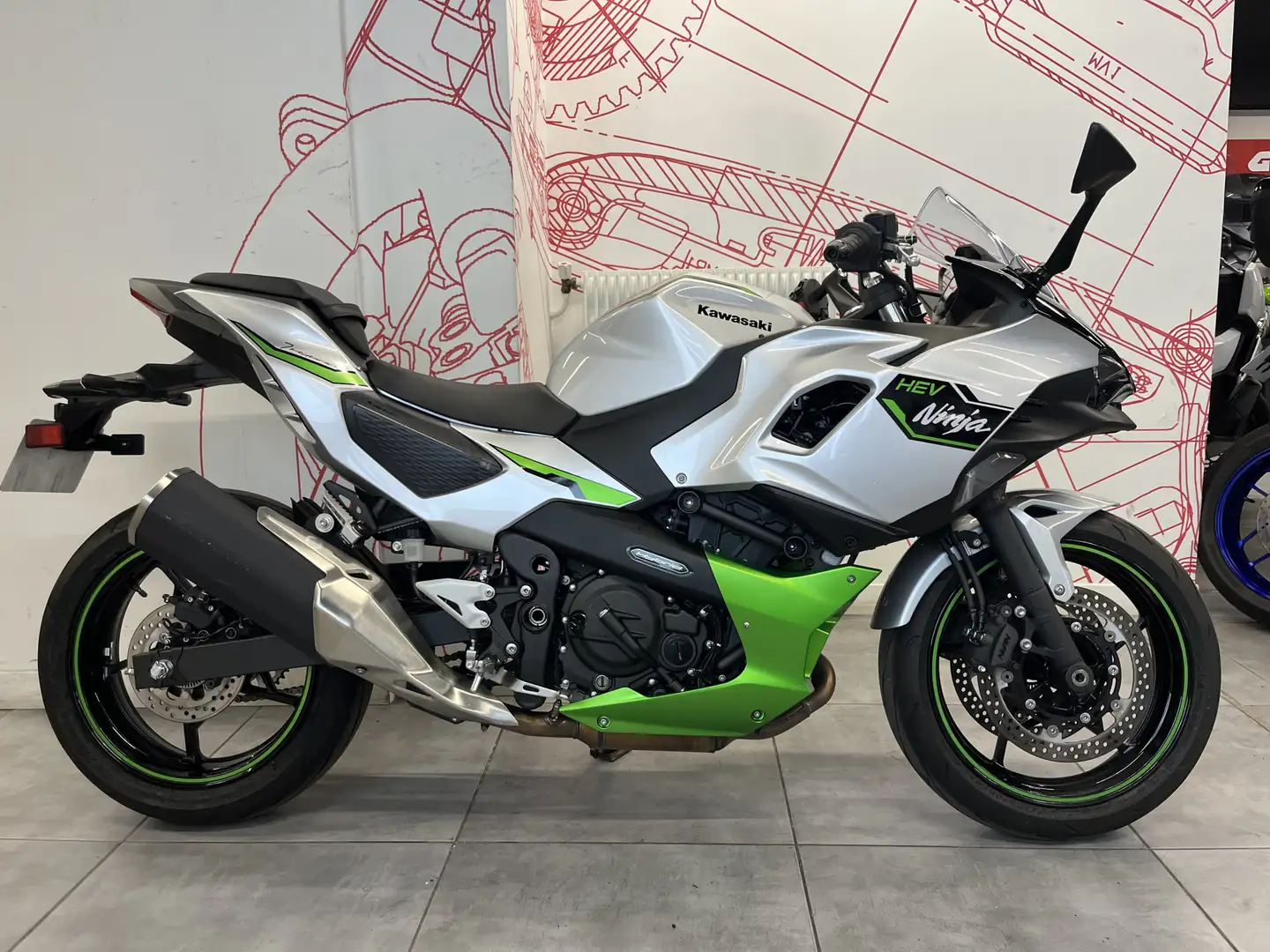 Kawasaki Ninja 7 Hybrid Grijs - 1