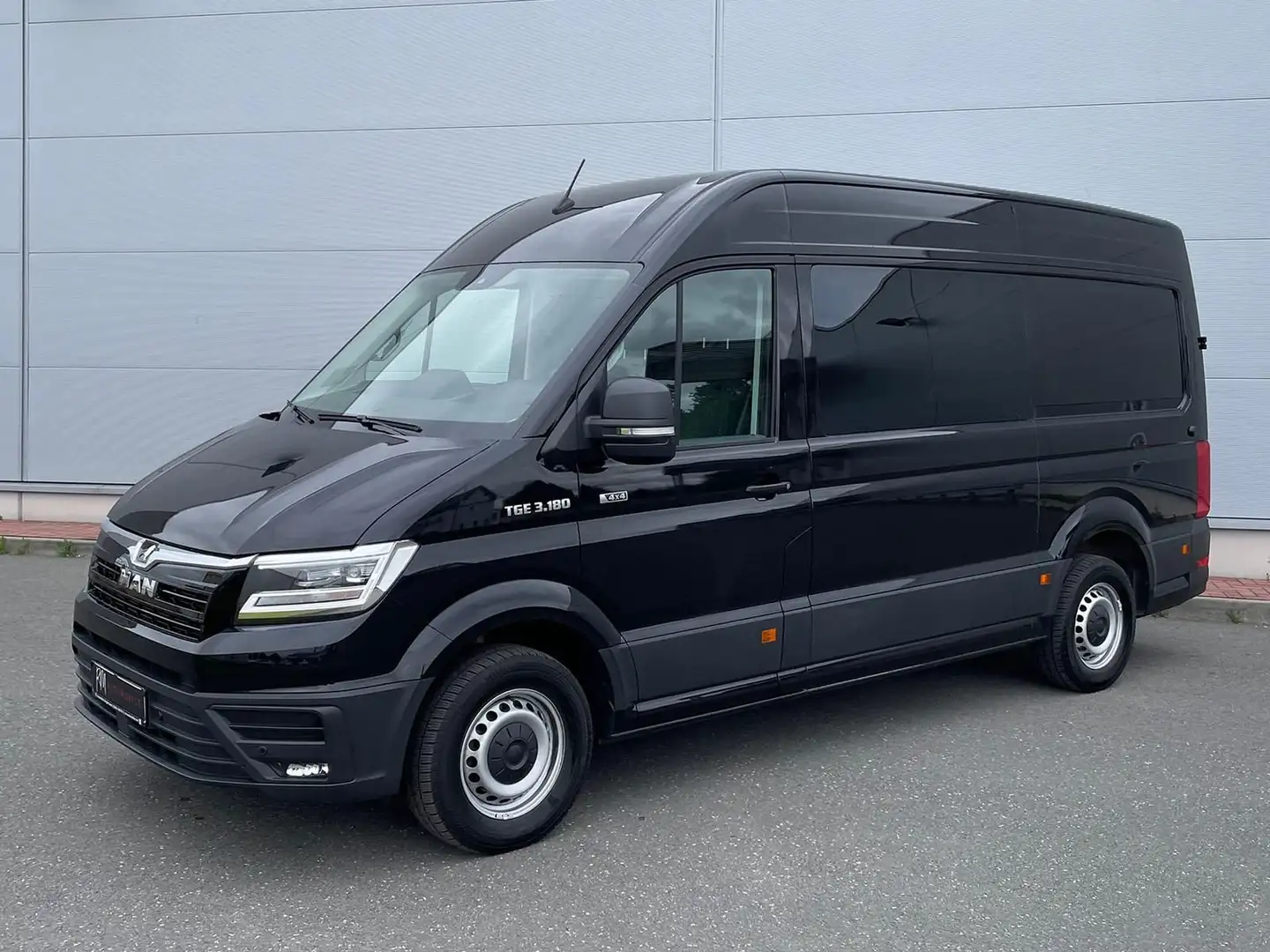 MAN TGE 3.180 L3H3 MIXTO 4x4 AUTOM DIFF AHK ACC NAV Negro - 1