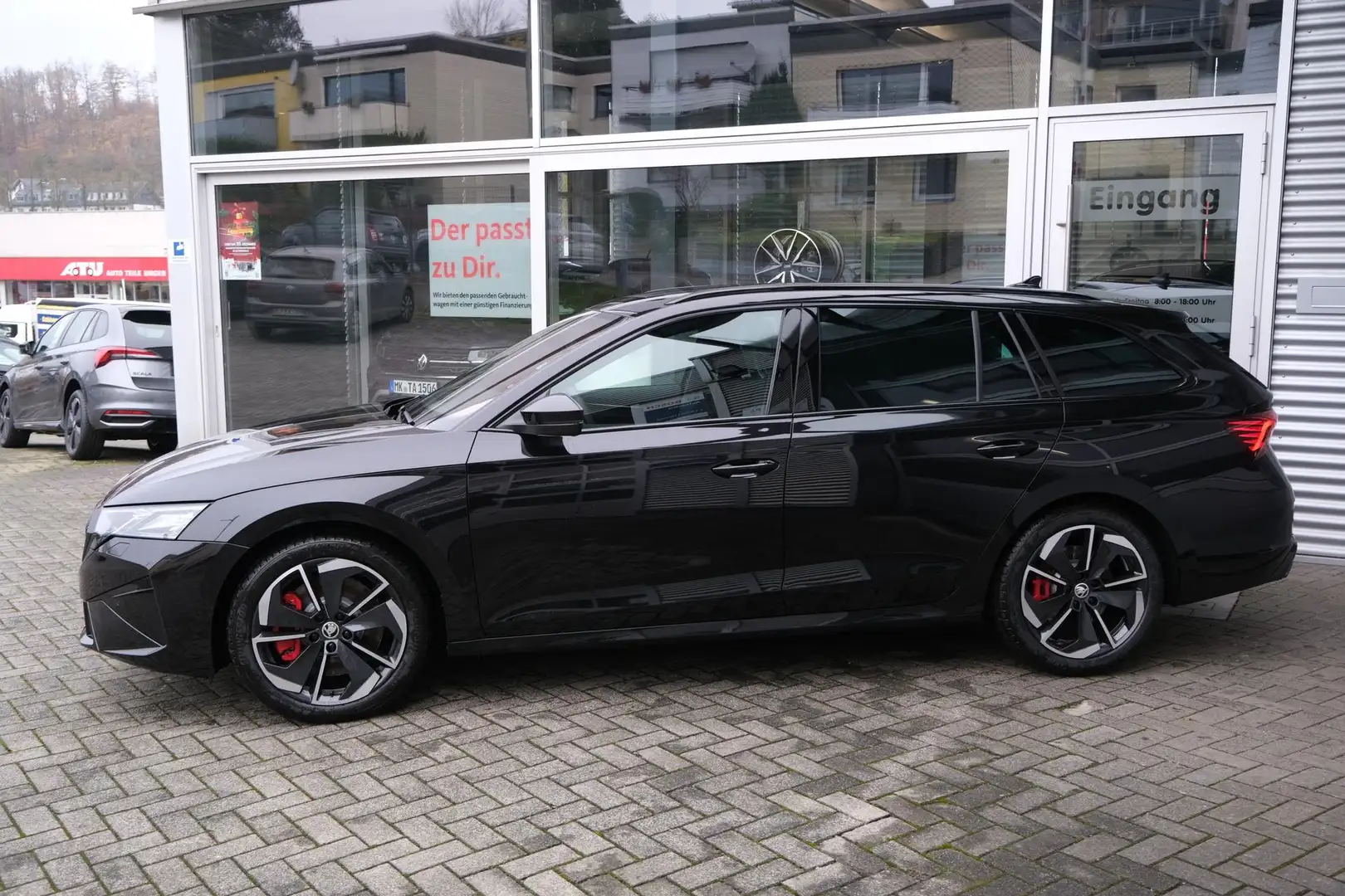 Skoda Octavia Combi RS 2.0TSI DSG Facelift AHK Side-Assist Ma... Schwarz - 2