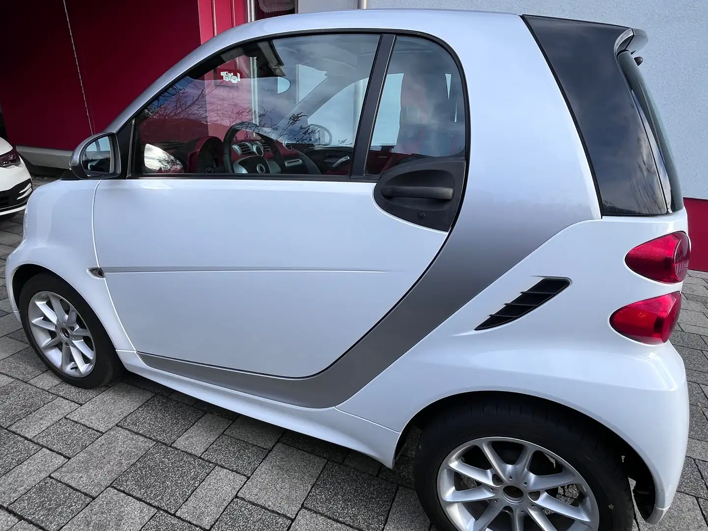 smart forTwo COUPÉ mhd Weiß - 1