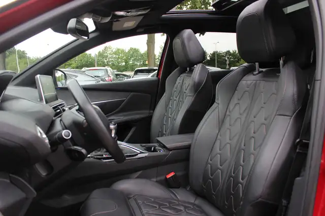 Peugeot 3008 view 4
