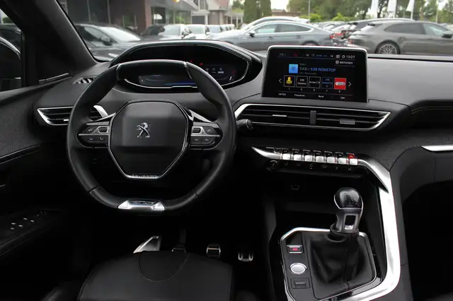 Peugeot 3008 view 9