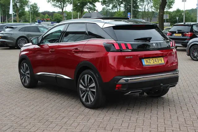 Peugeot 3008 view 3