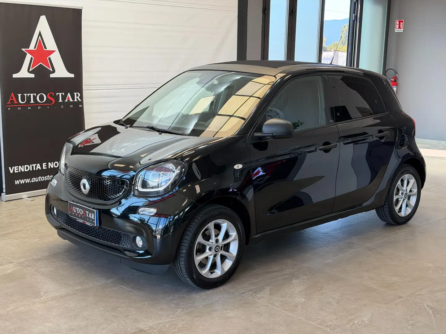 smart forFour Forfour 0.9 t Passion 90cv twinamic my18 Zwart - 1